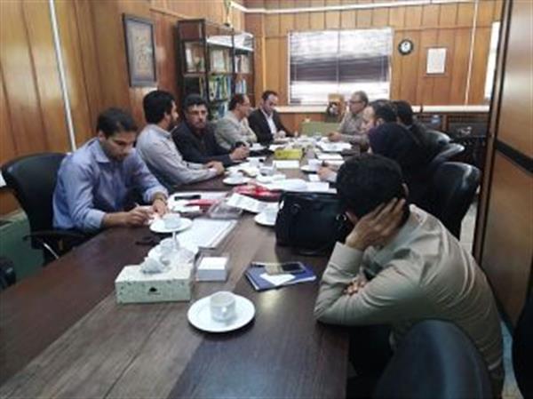 مدیرکل ارتباطات و فناوری اطلاعات استان فارس در جلسه کمیته توسعه دولت الکترونیکی و هوشمندسازی اداری استان گفت: باید به نقطه ای برسیم که هر دستگاه خدمات دهنده میز خدمت خود را کاملا الکترونیکی کند