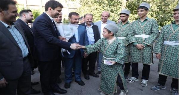 گفت‌وگوی صمیمی وزیر ارتباطات با دانش‌آموزان عشایر شیراز  ​