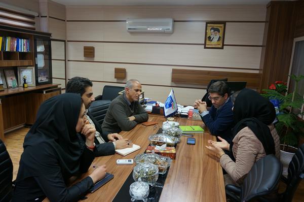 جلسه مدیر کل ارتباطات و فناوری اطلاعات استان فارس با رئیس مرکز رشد ICT پارک علم و فناوری استان در راستای حمایت از شرکت های دانش بنیان جهت تسهیل در امر تجاری سازی محصولات تولیدی