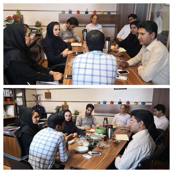 تشکیل جلسه ارزیابی طرح تدوین کتب کمک آموزشی زبان با استفاده از فناوری اطلاعات با حضور مدیر رسته فناوری اطلاعات طرح تکاپو و مدیر شتابدهنده بومی کوانتوم