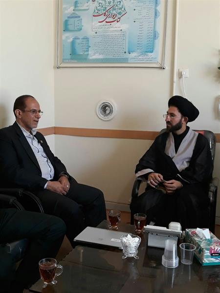 دیدار مدیرکل ارتباطات و فناوری اطلاعات استان فارس با امام جمعه شهرستان سروستان