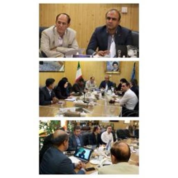 بررسی مشکلات ارتباطی شهرستان خرامه در جلسه ویدئوکنفرانس با فرماندار شهرستان