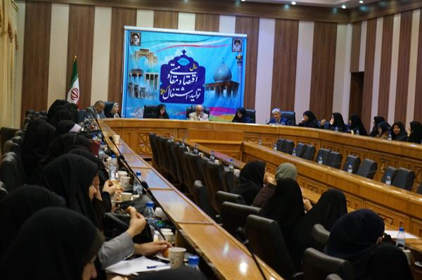 برگزاری ششمین کارگروه تخصصی بانوان و خانواده با حضور معاون سیاسی، امنیتی، اجتماعی استانداری فارس