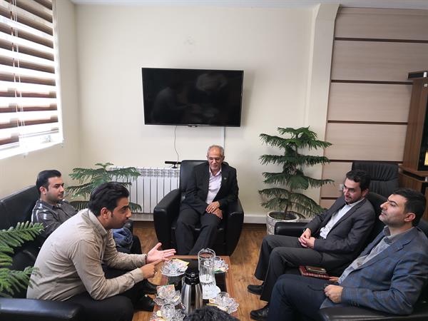 برگزاری جلسه در خصوص ظرفیت های هلدینگ فناپ جهت حمایت از شتابدهنده بومی فارس آپ