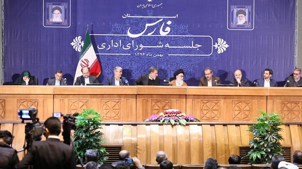 آذری جهرمی وزیر ارتباطات و فناوری اطلاعات در جلسه شورای اداری استان