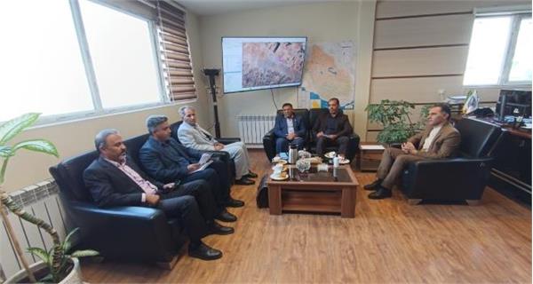 هم‌اندیشی برای رفع مشکلات ارتباطی در شهرستان پاسارگاد