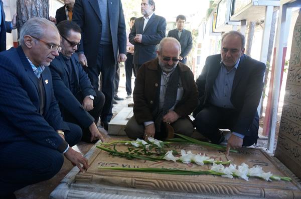 دیدار مشاور وزیر در امور ایثارگران با خانواده شهدا وزارت ارتباطات استان با حضور مدیر کل ارتباطات وفناوری اطلاعات فارس و مدیران دستگاههای تابعه وزارت متبوع در استان