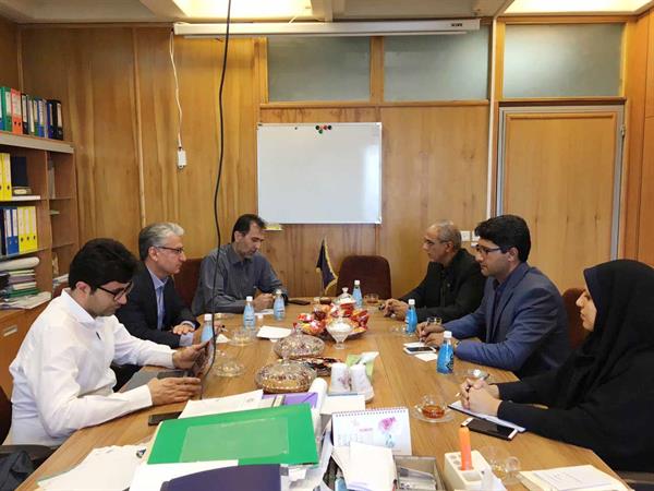 مدیر کل ارتباطات و فناوری اطلاعات استان فارس با مسئولین دانشگاه شیراز دیدار و گفت و گو کرد