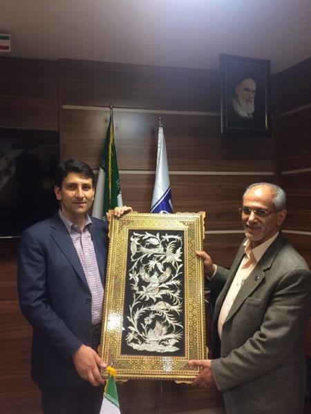 هاشمی . تقدیر . فناوری