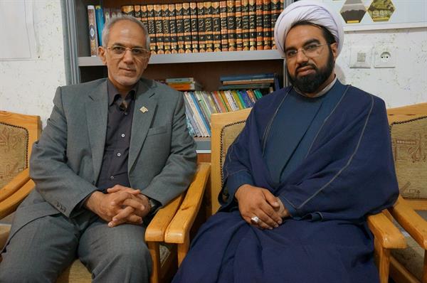 ملاقات مدیر کل ارتباطات و فناوری اطلاعات استان فارس با حجه الاسلام و المسلمین آقایی امام جمعه شهرستان مرودشت